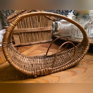 Rustic Brown Wicker Wine Bottle Holder Basket